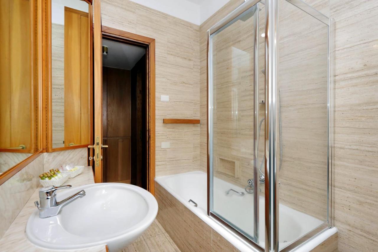 Frattina Family Romantic Superior Suite Eksteriør billede